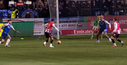 九游官方平台- 湖人赢球艾顿伤情确认 